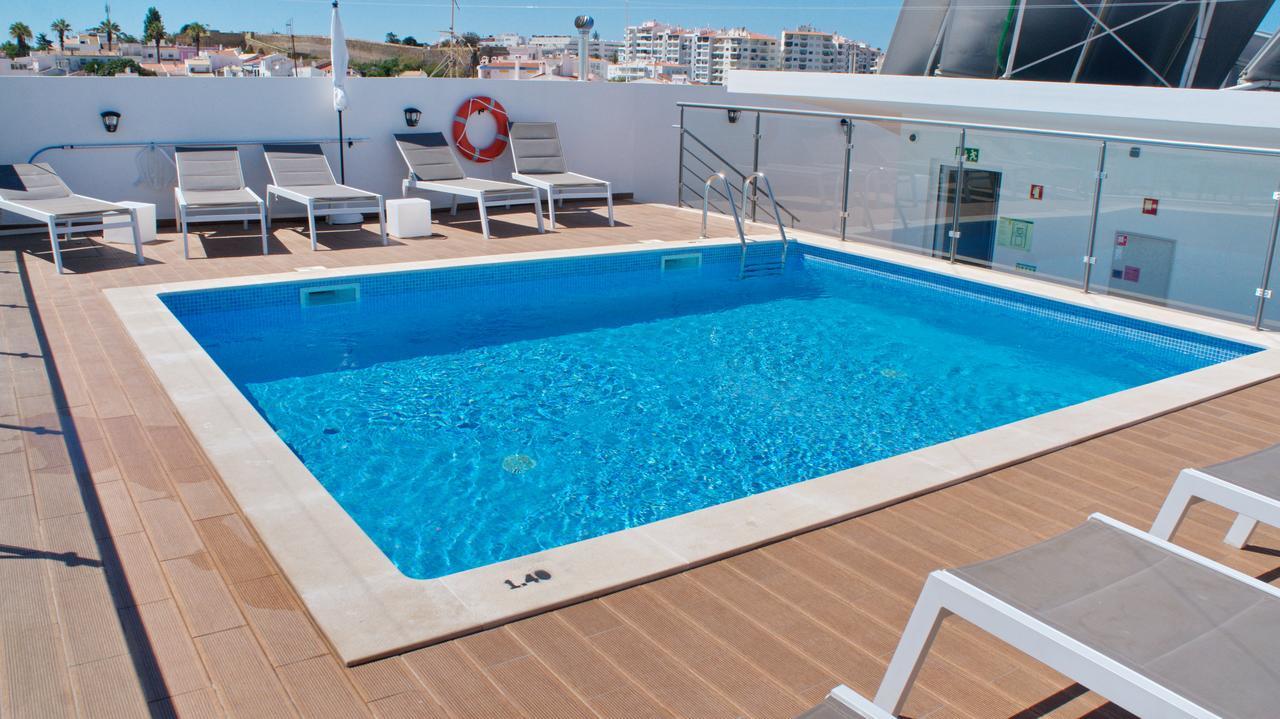 Albergue Topcity & *